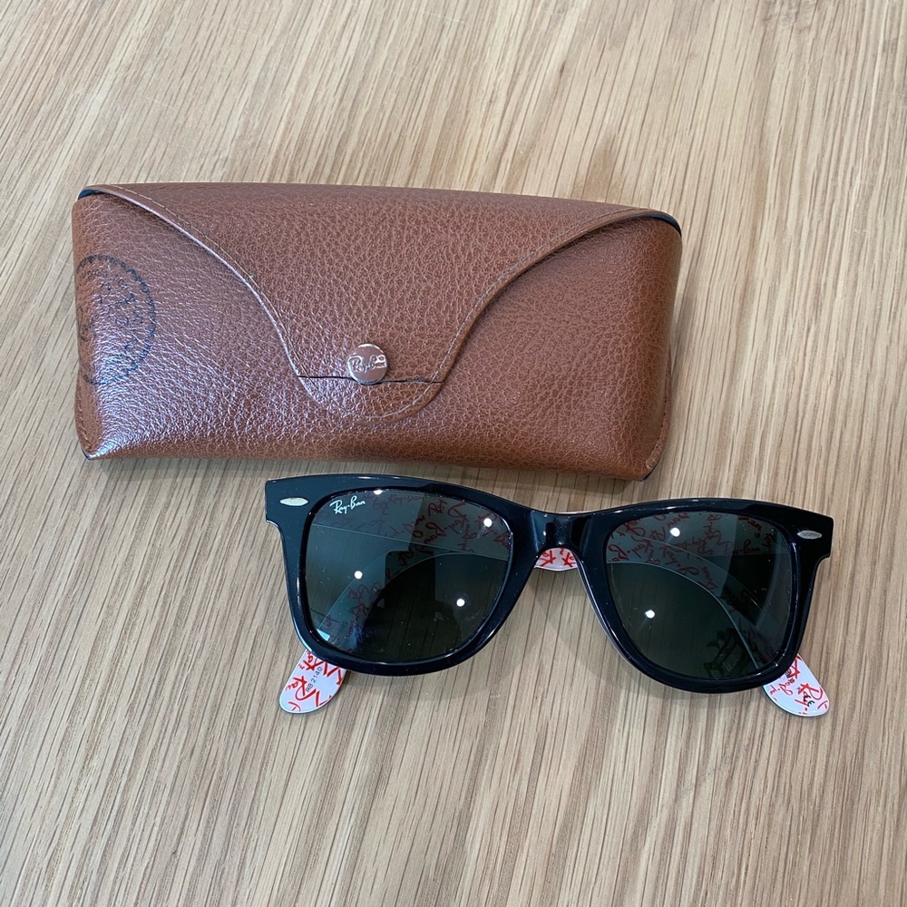 Ray-Ban Wayfarer Sunglasses and Case